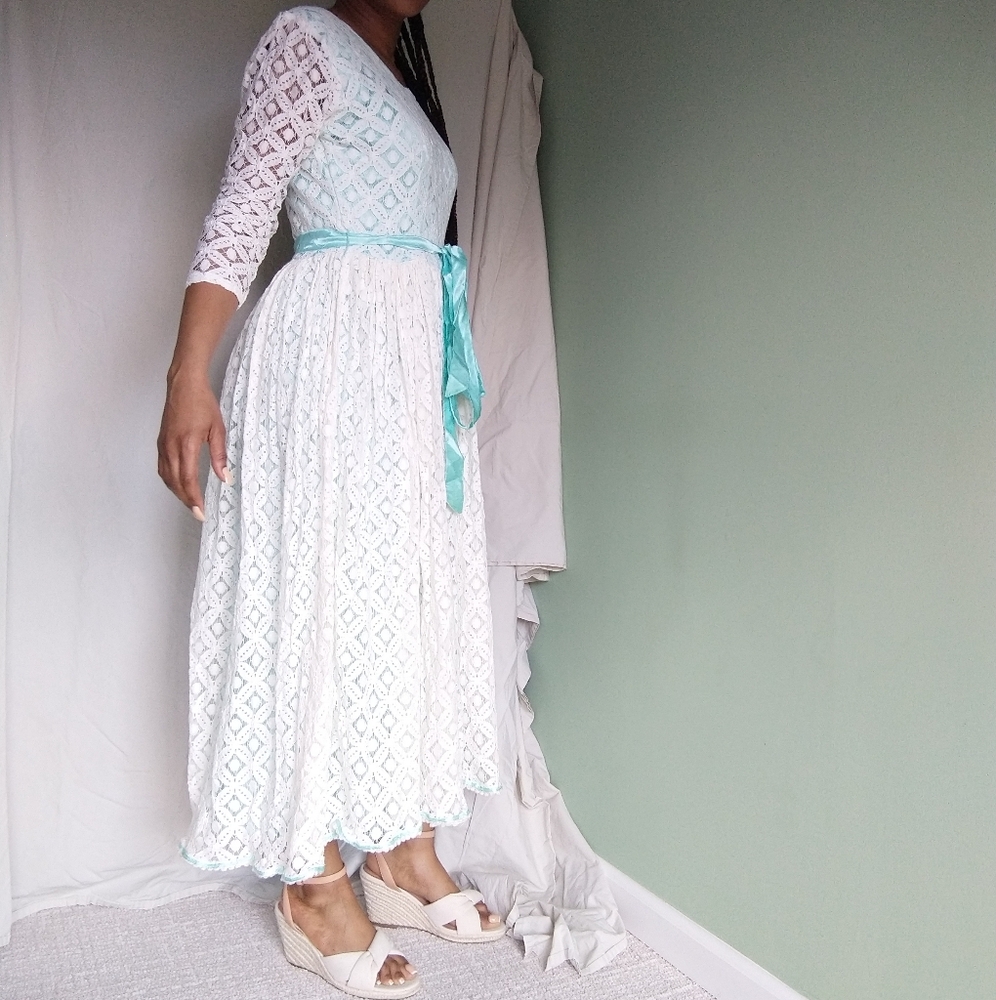 Women's Baby blue and cream lace dress - Picture 3 of 12